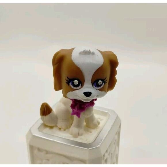 Polly Pocket Sparkling Pets Puppy Dog White Brown Toy Blue Collar Rhinestone 56 - Picture 1 of 6